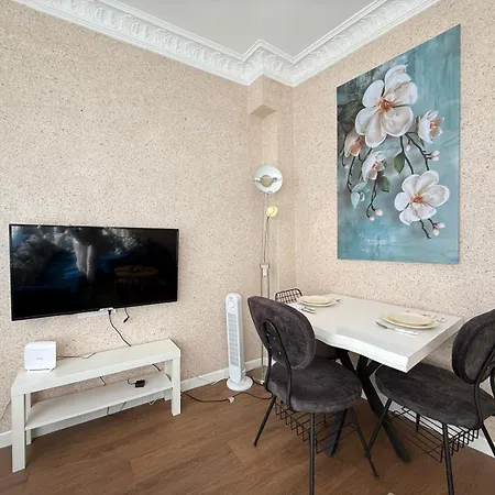 Equipped Flat W Balcony - In The Arnavutkoey - Bebek *