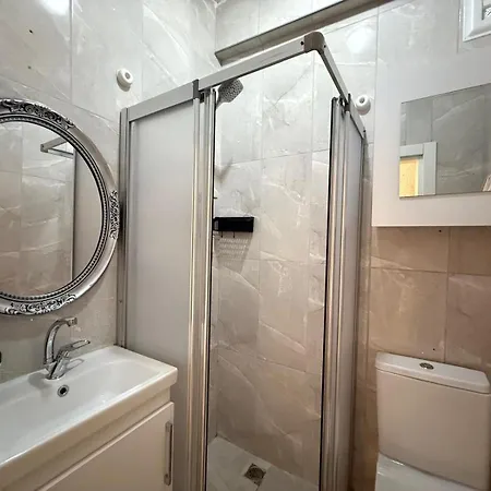 Equipped Flat W Balcony - In The Arnavutkoey - Bebek