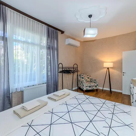 Equipped Flat W Balcony - In The Arnavutkoey - Bebek