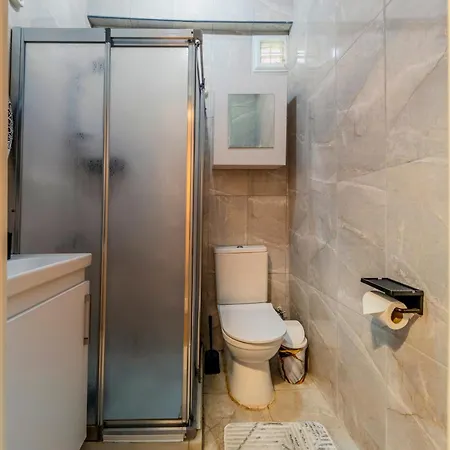 Equipped Flat W Balcony - In The Arnavutkoey - Bebek * イスタンブール