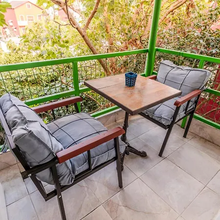 Equipped Flat W Balcony - In The Arnavutkoey - Bebek アパート *