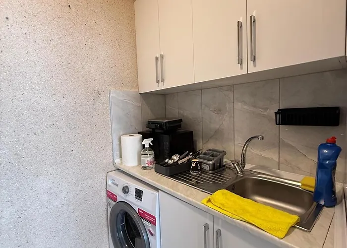 Equipped Flat W Balcony - In The Arnavutkoey - Bebek 公寓 *